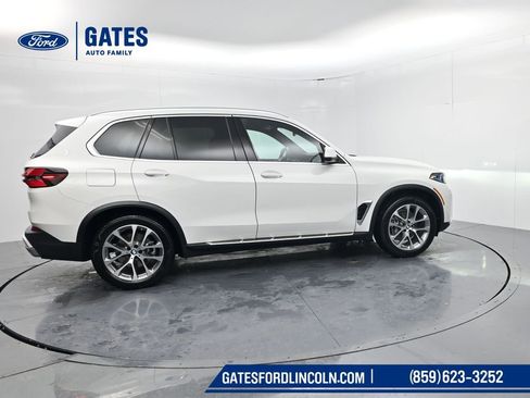 Used 2026 BMW X5 xDrive40i AWD/4WD image 8