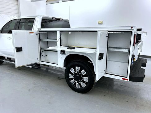 Used 2023 GMC Sierra 2500 SLE w/ Snow Plow Prep/Camper Package image 22