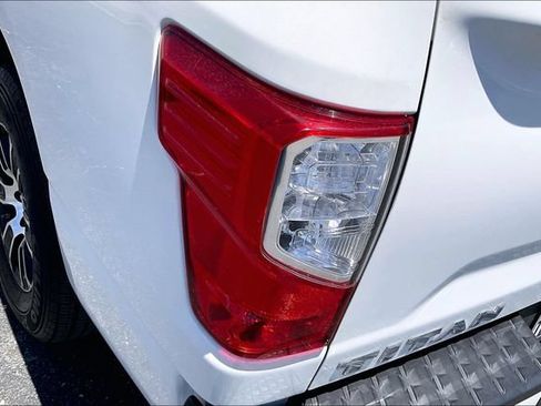 Used 2023 Nissan Titan SV AWD/4WD image 28