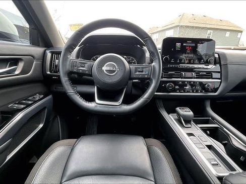 Certified 2024 Nissan Pathfinder SL w/ SL Premium Package image 5