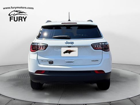 Used 2023 Jeep Compass Latitude AWD/4WD image 4