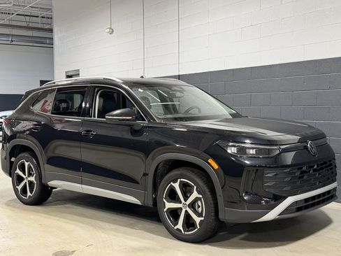 New 2026 Volkswagen Tiguan SE AWD/4WD image 2