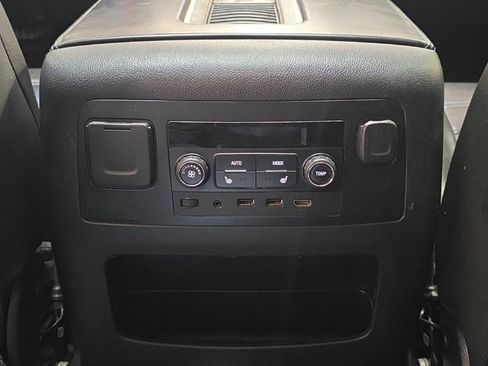 Used 2019 GMC Yukon XL Denali w/ Denali Ultimate Package image 25