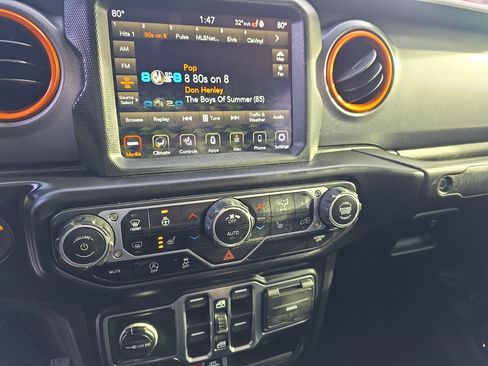 Used 2021 Jeep Gladiator Mojave image 25