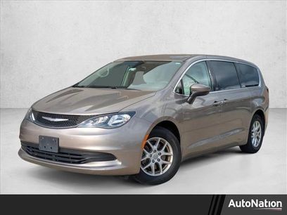 Used 2017 Chrysler Pacifica LX