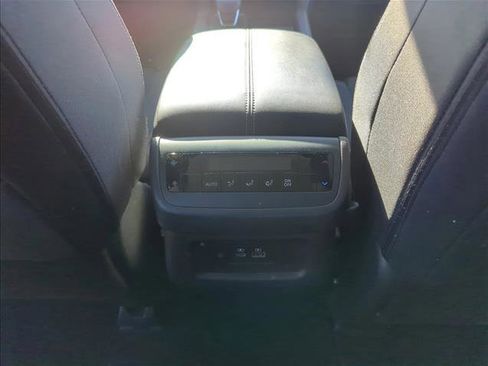 Certified 2025 Nissan Pathfinder SV w/ SV Premium Package image 15