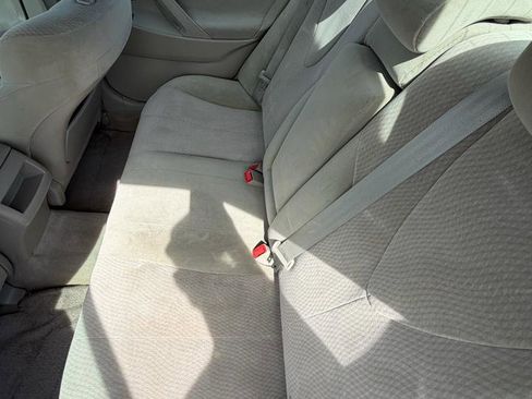 Used 2010 Toyota Camry LE FWD image 11