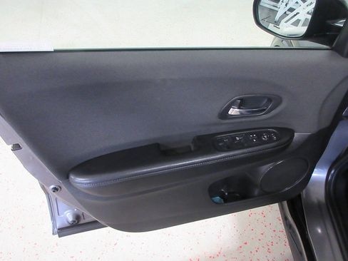 Used 2021 Honda HR-V Sport image 15
