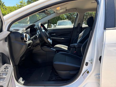 Used 2025 Nissan Versa SV FWD image 24