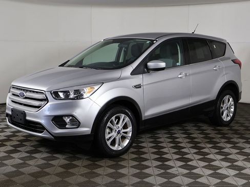Used 2019 Ford Escape SE AWD/4WD image 5