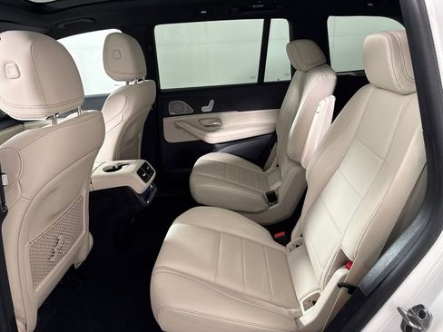 Certified 2025 Mercedes-Benz GLS 450 4MATIC image 17