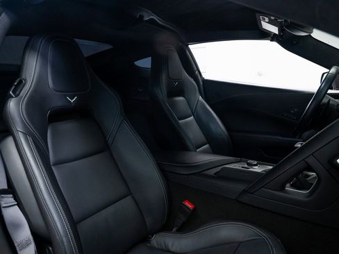 Used 2016 Chevrolet Corvette Z06 w/ 3LZ Preferred Equipment Group image 18