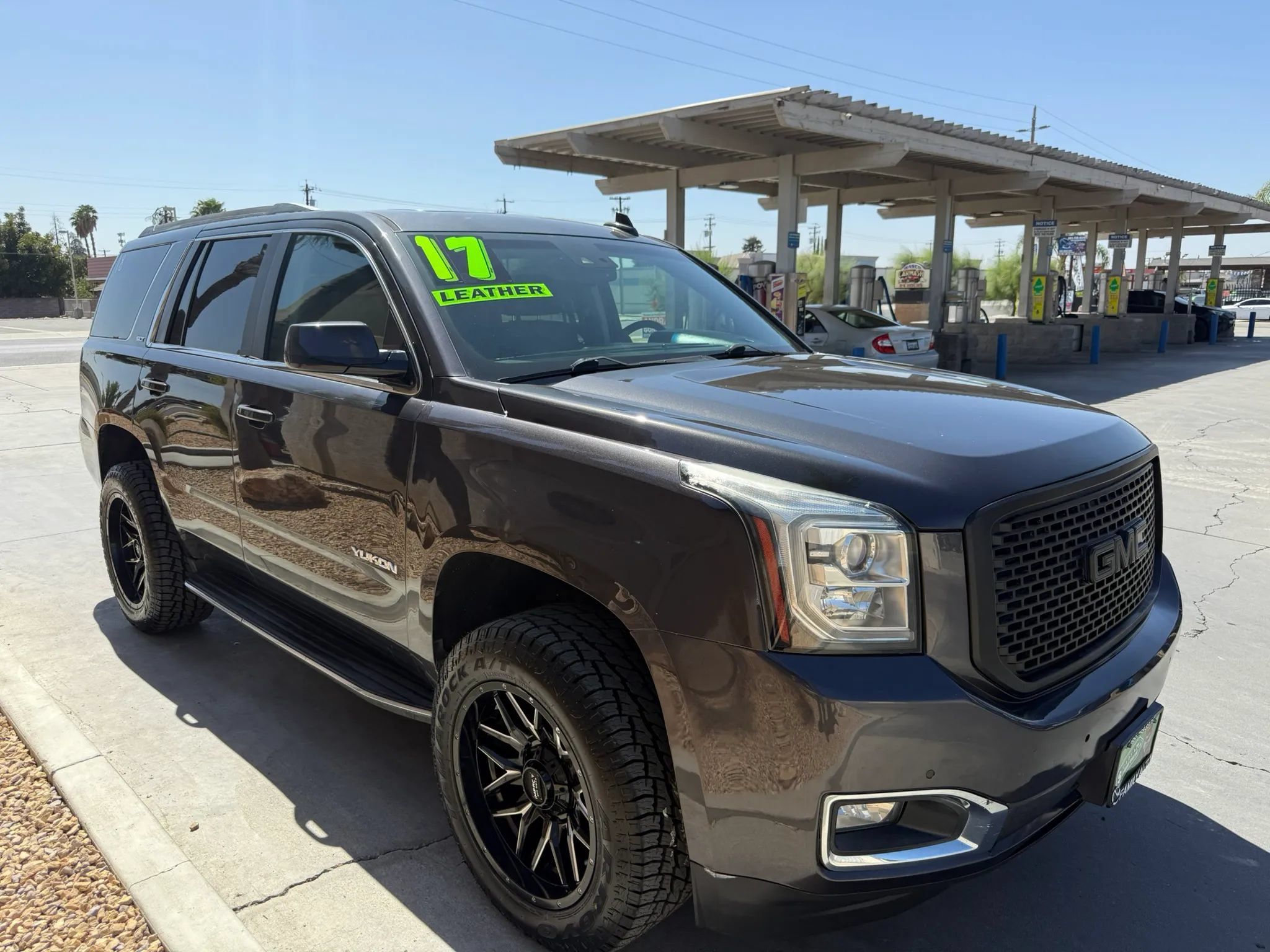 Used 2017 GMC Yukon SLT w/ Open Road Package RWD image 3