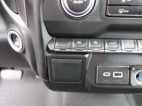 Used 2023 Chevrolet Silverado 1500 Custom image 46