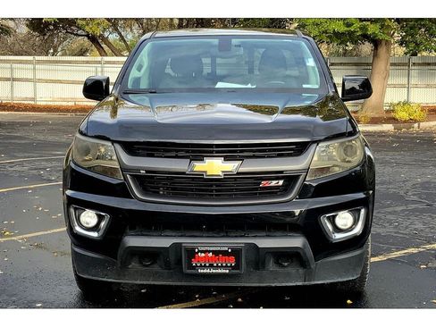 Used 2017 Chevrolet Colorado Z71 image 3