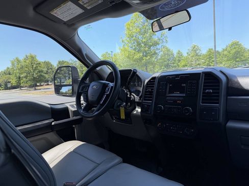 Used 2019 Ford F250 XL w/ Power Equipment Group AWD/4WD image 18