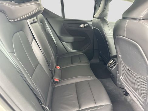 Certified 2023 Volvo XC40 B5 Plus w/ Climate Package image 28