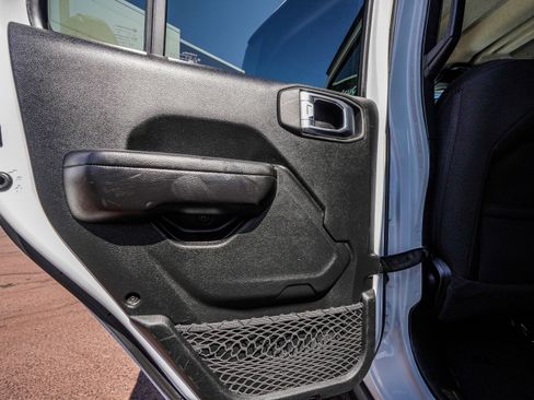 Used 2021 Jeep Gladiator Willys image 40