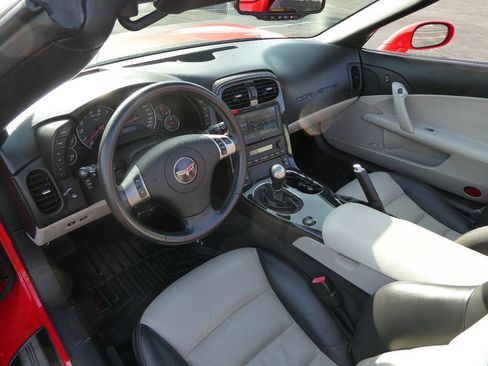 Used 2010 Chevrolet Corvette Grand Sport w/ Preferred Equipment Group RWD image 17