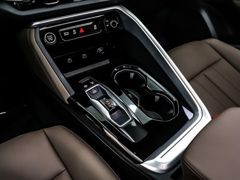 New 2025 Audi Q5 Premium image 6