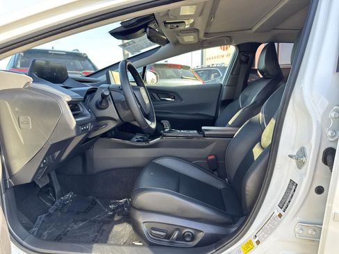 Used 2024 Toyota Prius XLE image 2
