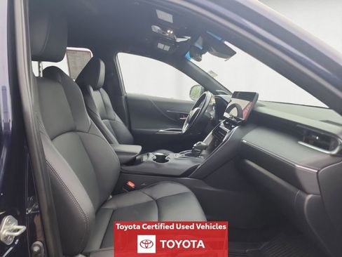 Certified 2023 Toyota Venza XLE AWD/4WD image 17