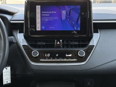 Used 2025 Toyota Corolla LE FWD image 17