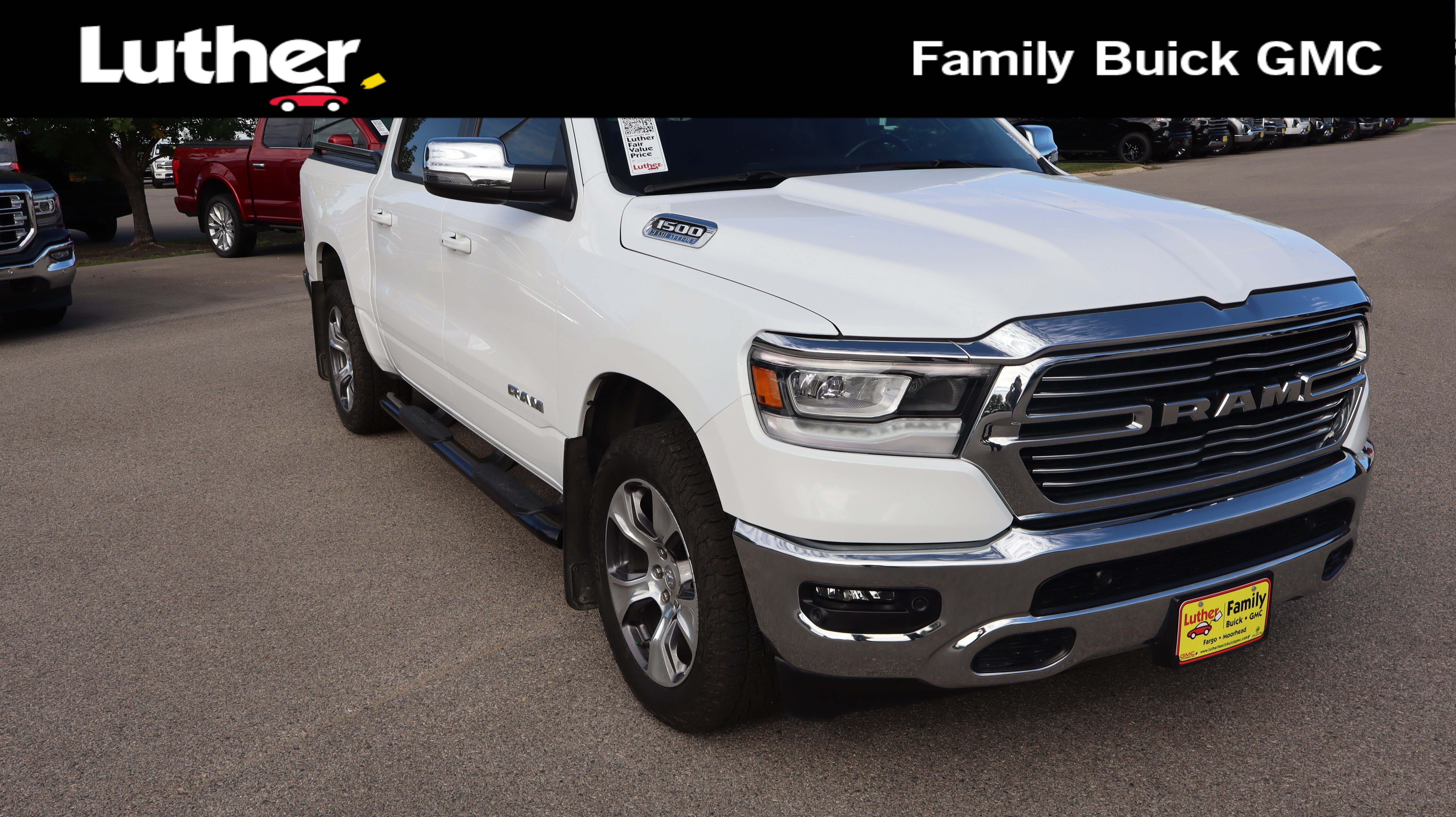 Used 2023 RAM 1500 Laramie AWD/4WD image 1
