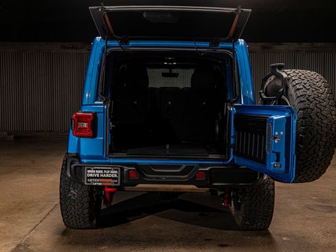 Used 2023 Jeep Wrangler Unlimited Rubicon w/ Xtreme 35 Tire Package AWD/4WD image 8