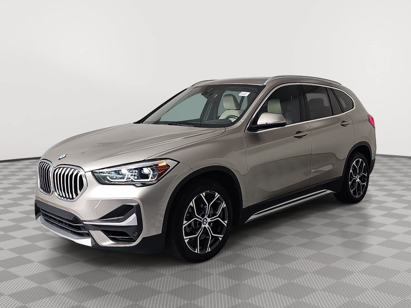 Used 2021 BMW X1 xDrive28i w/ Convenience Package AWD/4WD image 4