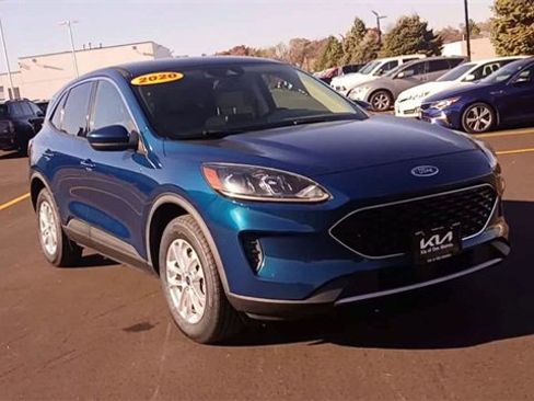 Used 2020 Ford Escape SE image 5