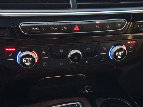 Used 2018 Audi Q7 3.0T Premium Plus w/ Premium Plus Package image 17