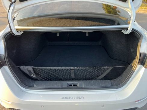 Used 2022 Nissan Sentra SV w/ Trunk Package image 12