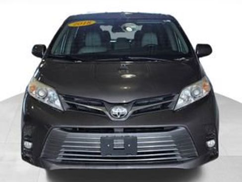 Used 2018 Toyota Sienna XLE Premium image 10