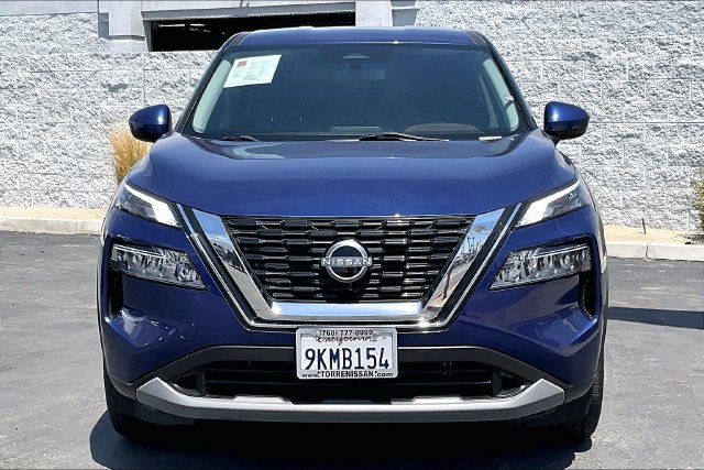 Used 2023 Nissan Rogue SV FWD image 2