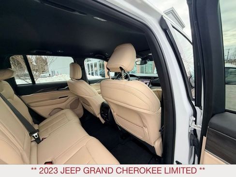 Certified 2023 Jeep Grand Cherokee Limited image 11