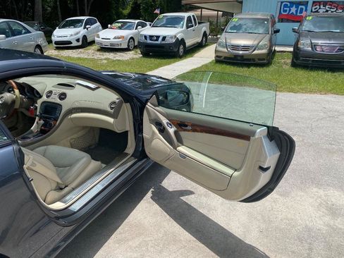 Used 2009 Mercedes-Benz SL 550 w/ Premium I Pkg image 23