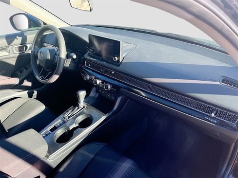 Used 2023 Honda Civic LX image 27