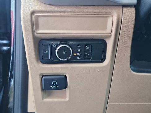 Used 2023 Ford F150 XLT image 18