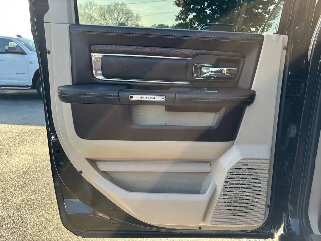 Used 2017 RAM 3500 Laramie Longhorn w/ Convenience Group RWD image 19