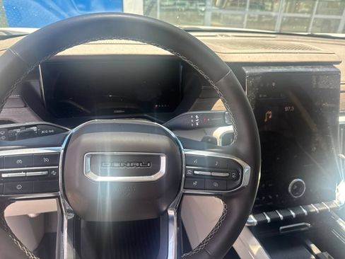 Used 2024 GMC Acadia Denali FWD image 8