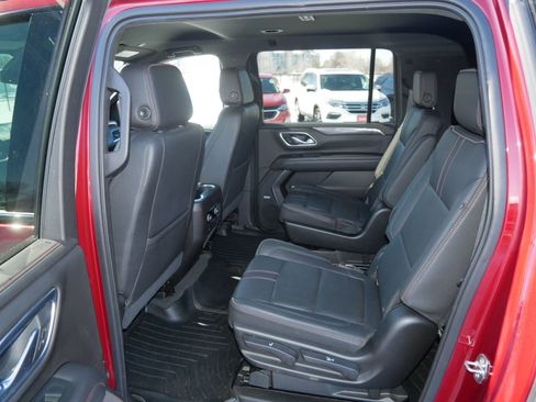 Used 2021 Chevrolet Suburban RST w/ Luxury Package image 10