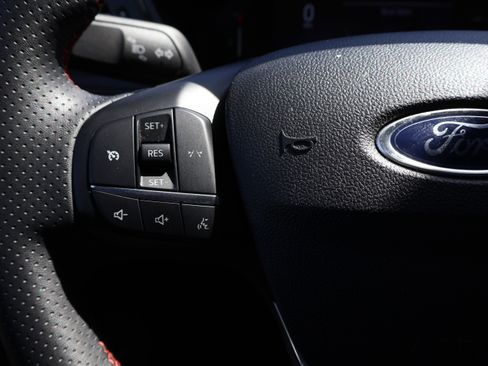 Used 2025 Ford Escape ST-Line AWD/4WD image 29