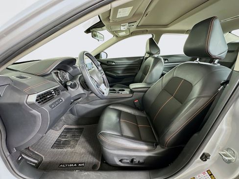 Used 2020 Nissan Altima 2.5 SR w/ Premium Package image 13