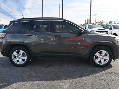 Used 2022 Jeep Compass Latitude w/ Convenience Group image 11