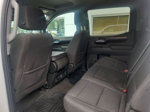 Used 2023 Chevrolet Silverado 1500 LT AWD/4WD image 15