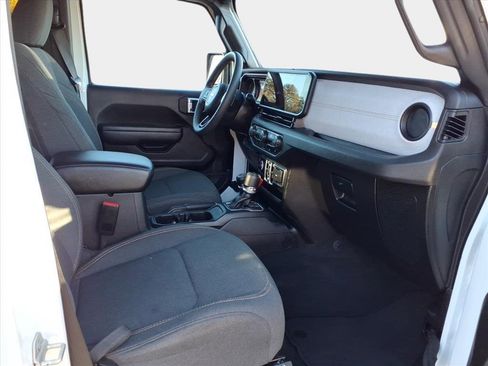 Used 2024 Jeep Wrangler Sport S image 12