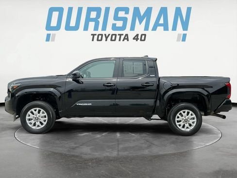 Used 2024 Toyota Tacoma SR5 RWD image 4