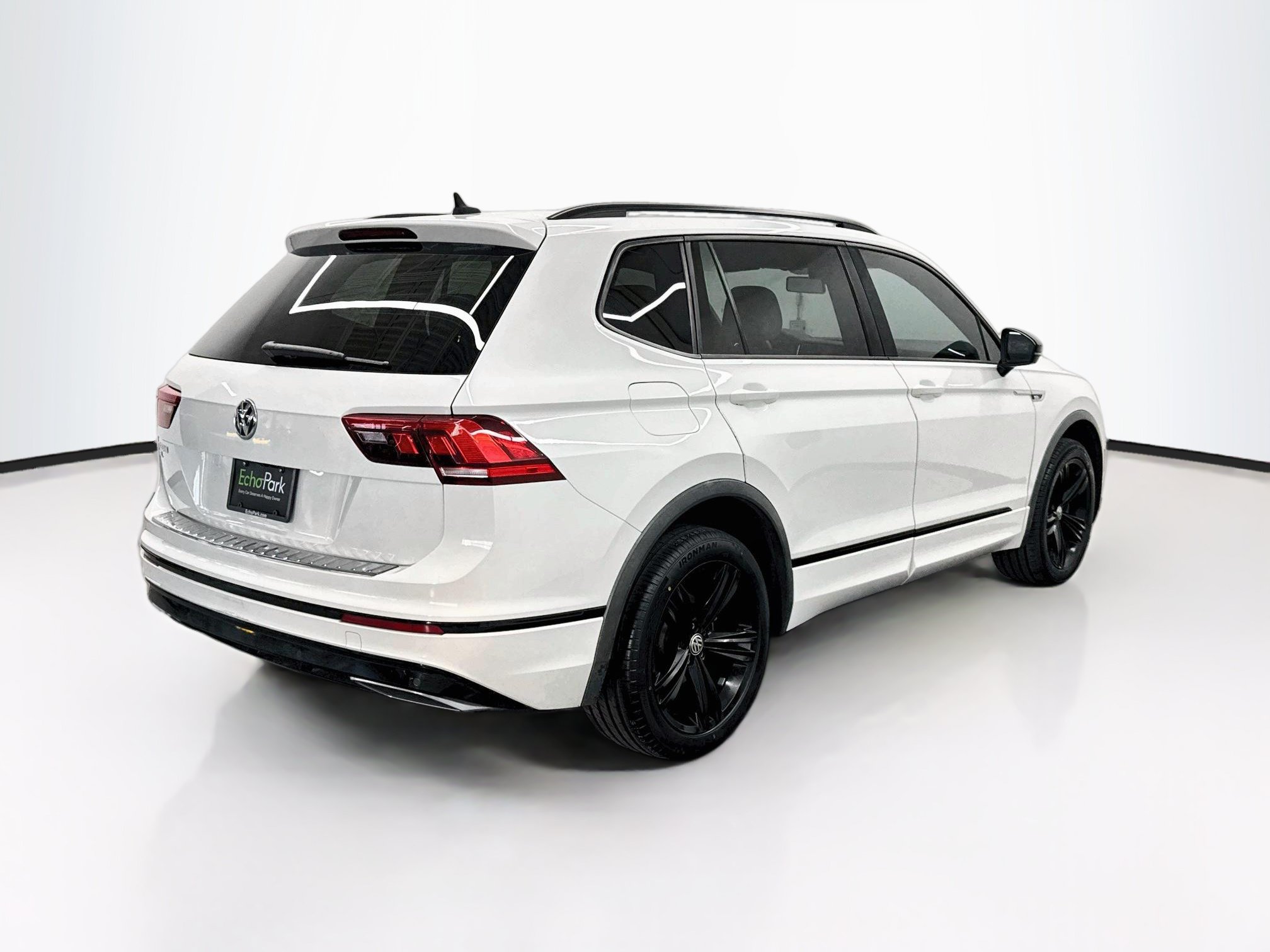 Used 2019 Volkswagen Tiguan SEL Premium R-Line FWD image 9