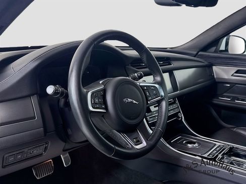 Used 2020 Jaguar XF S image 9